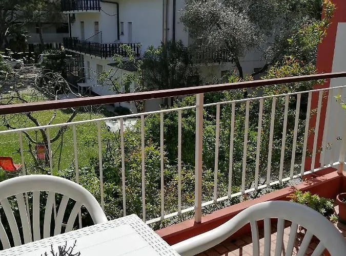 アパート Cosy グラード